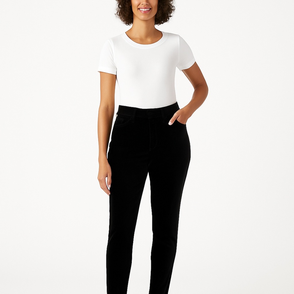 NWT Well Worn Luxe Velvet High-Rise Tapered Pants‎ – Size 4/27 – Black